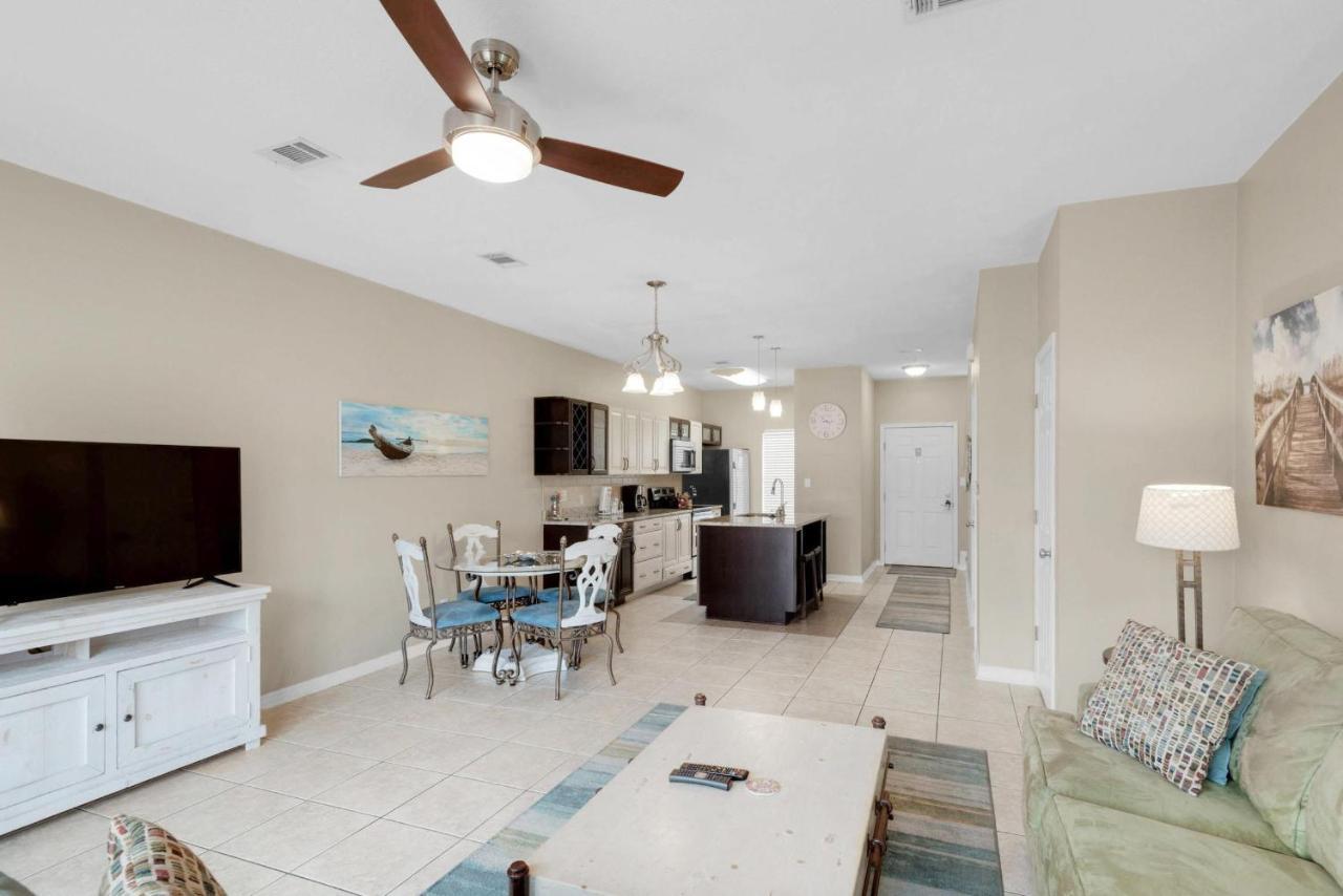 Gulf Walk 606 *